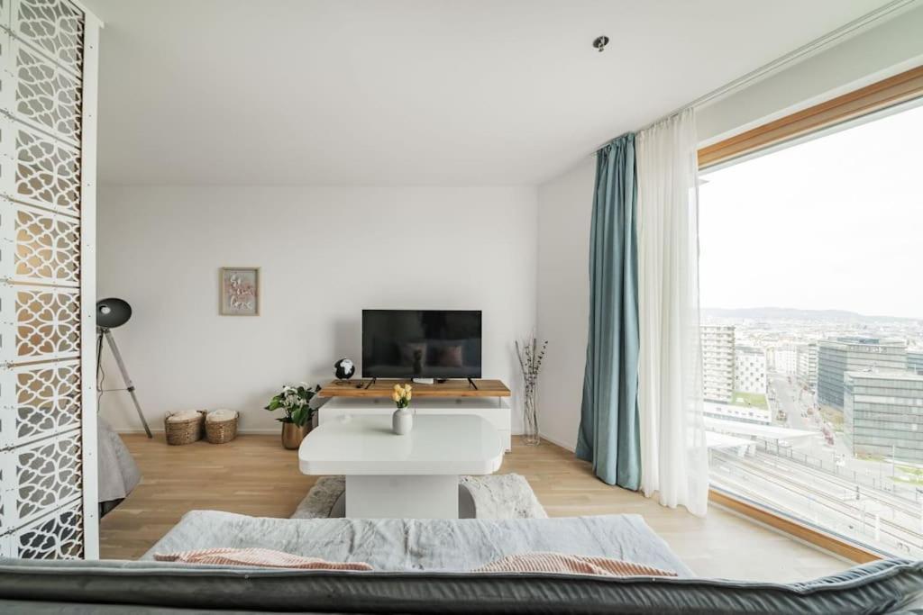 City Sky Studio Mit Balkon Wenen Buitenkant foto