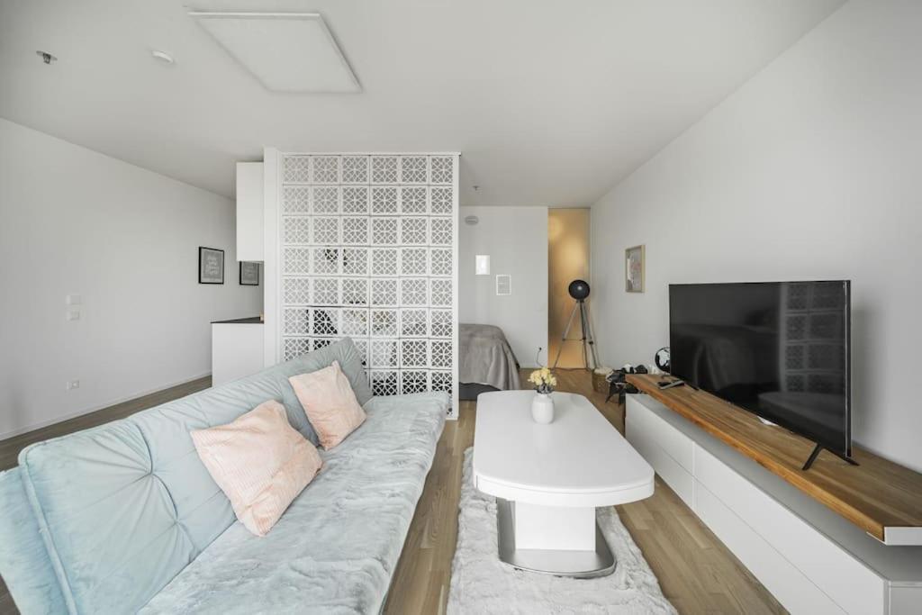 City Sky Studio Mit Balkon Wenen Buitenkant foto