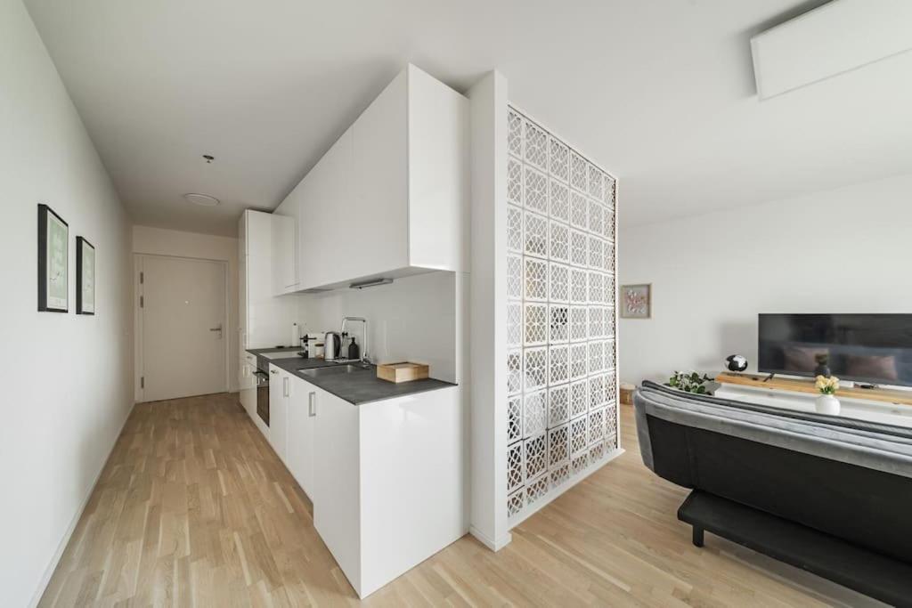 City Sky Studio Mit Balkon Wenen Buitenkant foto